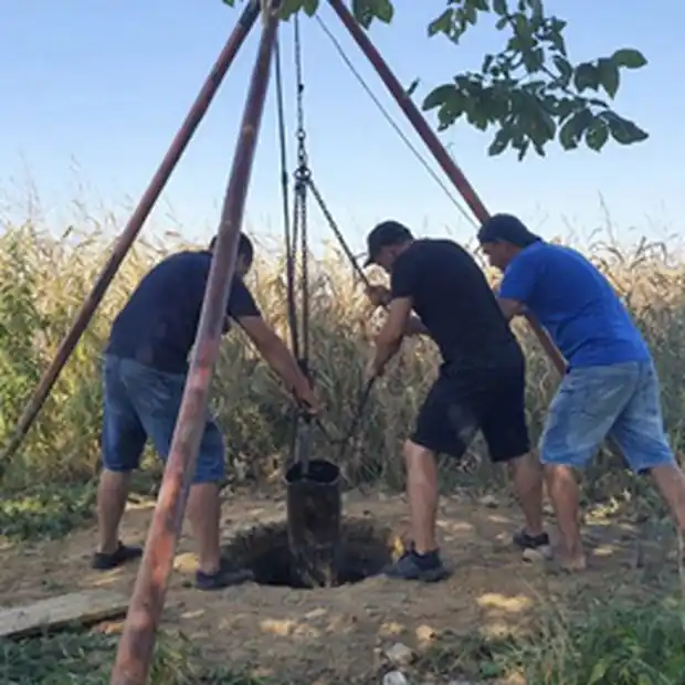 Adâncire și retubare fântână